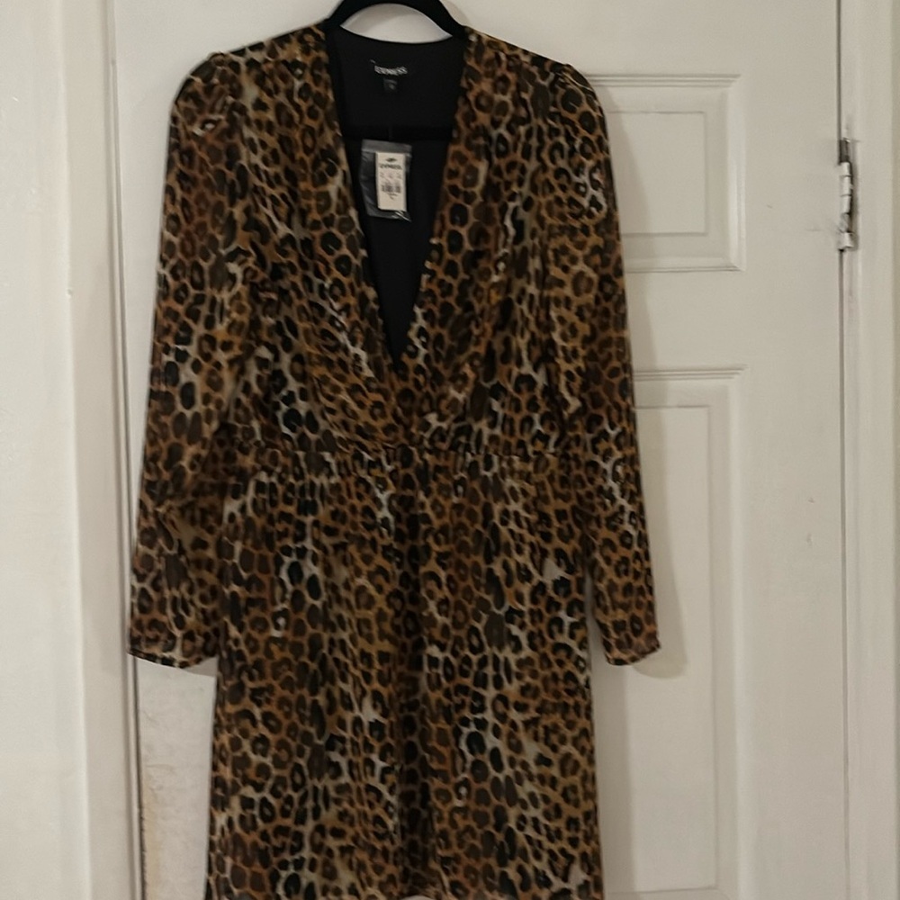 Express Leopard Print Dress. NWT Size Medium - Picture 1 of 2